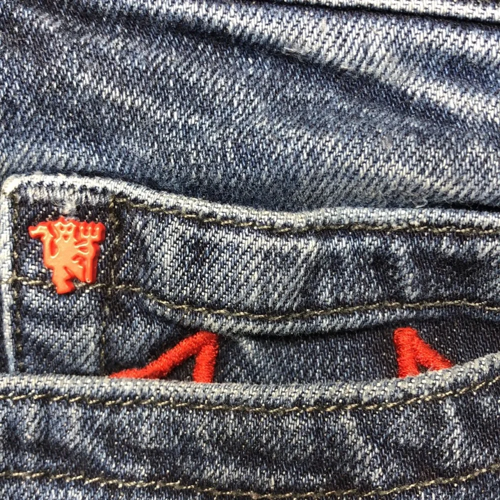 🔹True Religion x Manchester United Jeans